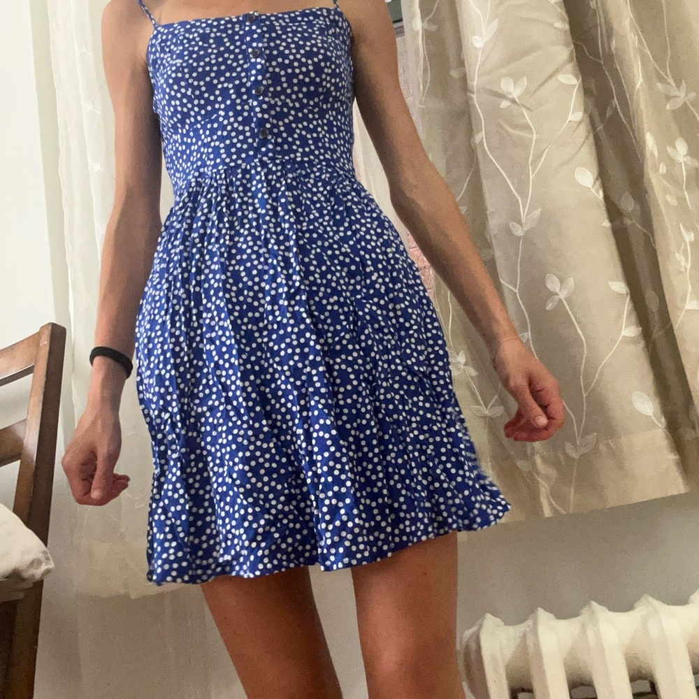 blue and white sleeveless sundress dress